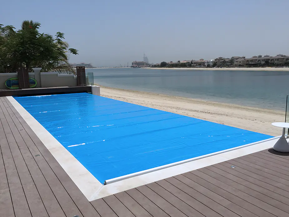cubierta de guías de piscina