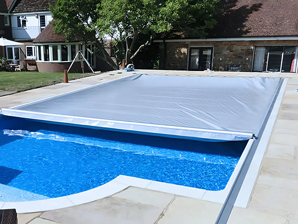 cubierta de guías para piscinas